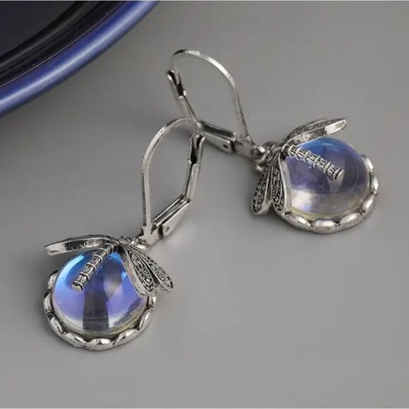 Vintage Dragonfly Round Drop Earrings - Picture 2 of 3